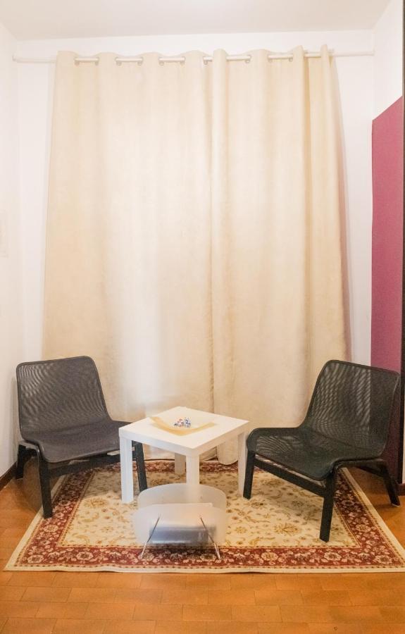 B&B Italo House Opera Buitenkant foto
