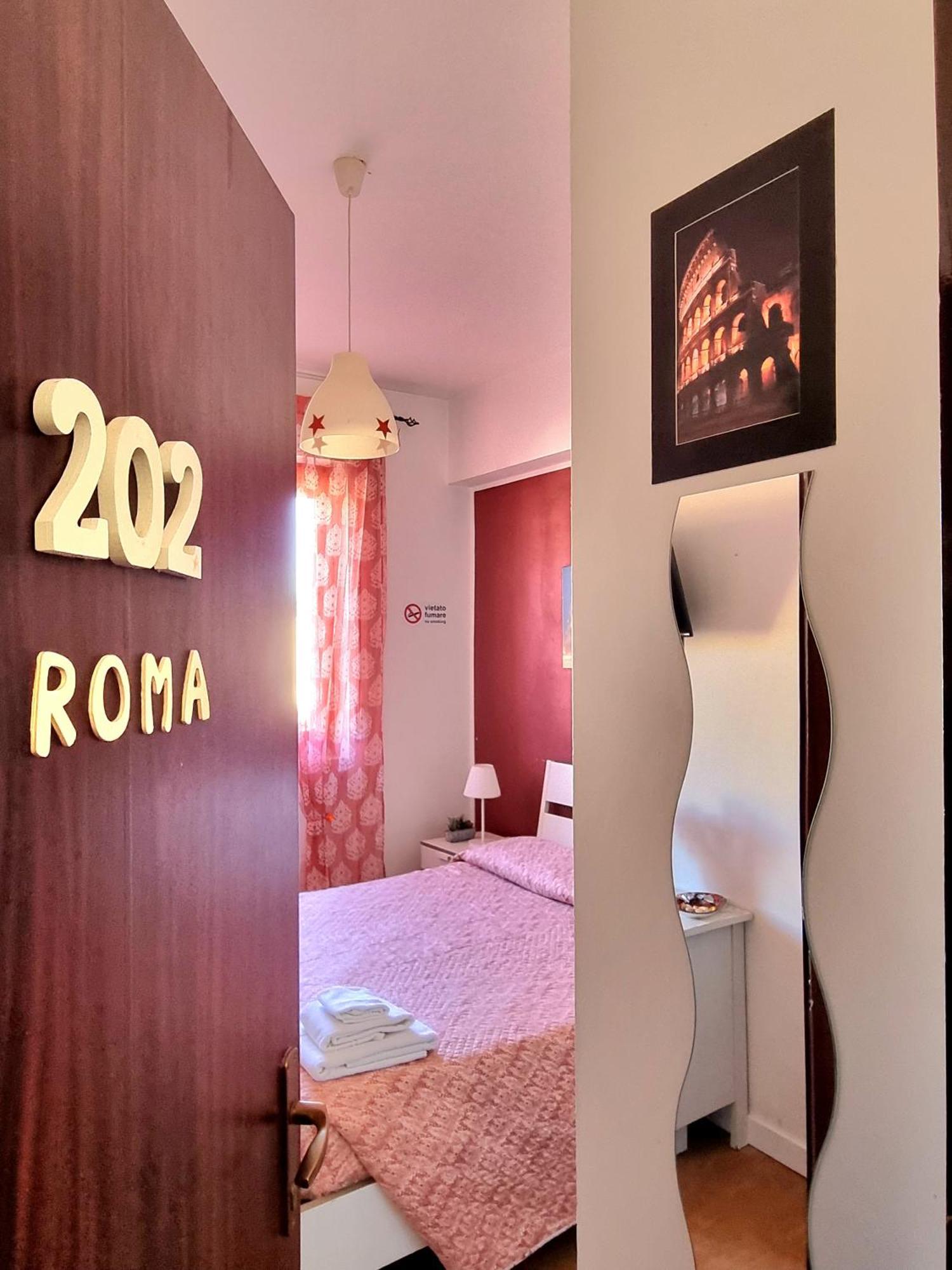 B&B Italo House Opera Buitenkant foto
